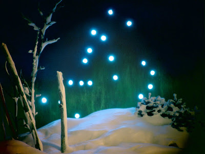fausse neige, constellation, aurore boréale