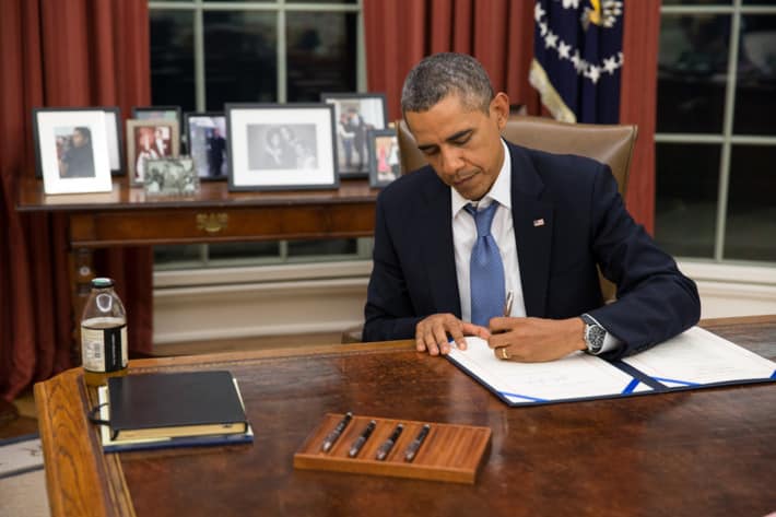 Apprendre à bien écrire en cursive - Barack Obama Photo: Pete Souza/United States Goverment Work 
